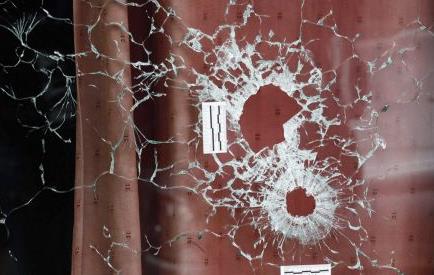 Στους 127 οι νεκροί από τις τρομοκρατικές επιθέσεις στο Παρίσι